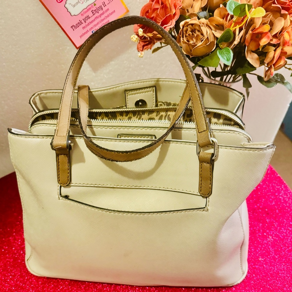 “Guess” Large hand Bag - Picture 9 of 16